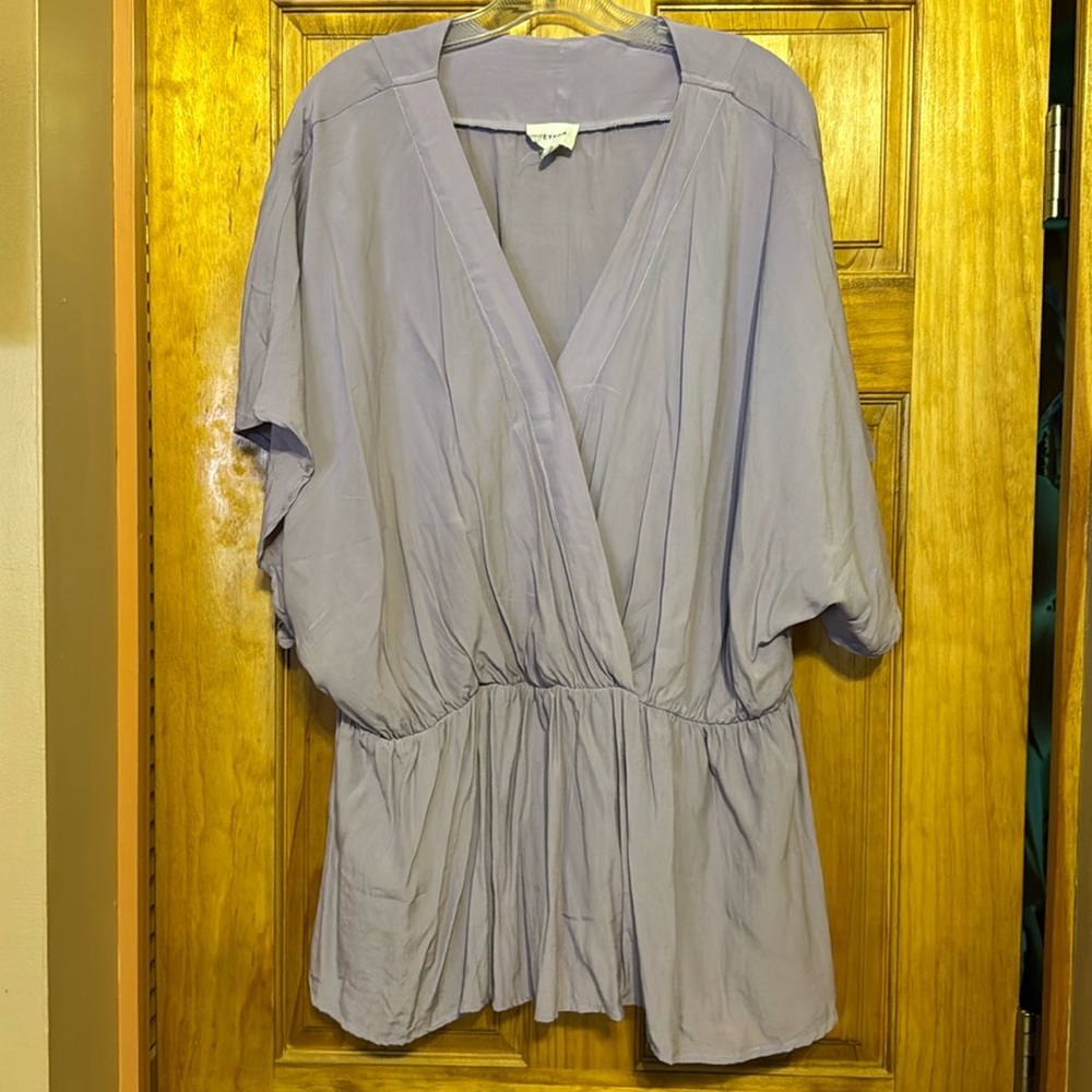 NWOT Fashion Ten and Trends Top